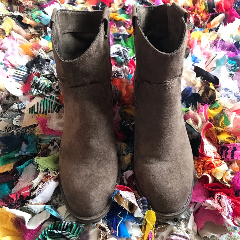 Merona Sawyer Boots Size 5 1/2